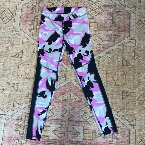 Girls Under Armour Heat Gear Leggings size large like new in great condition - Picture 1 of 3